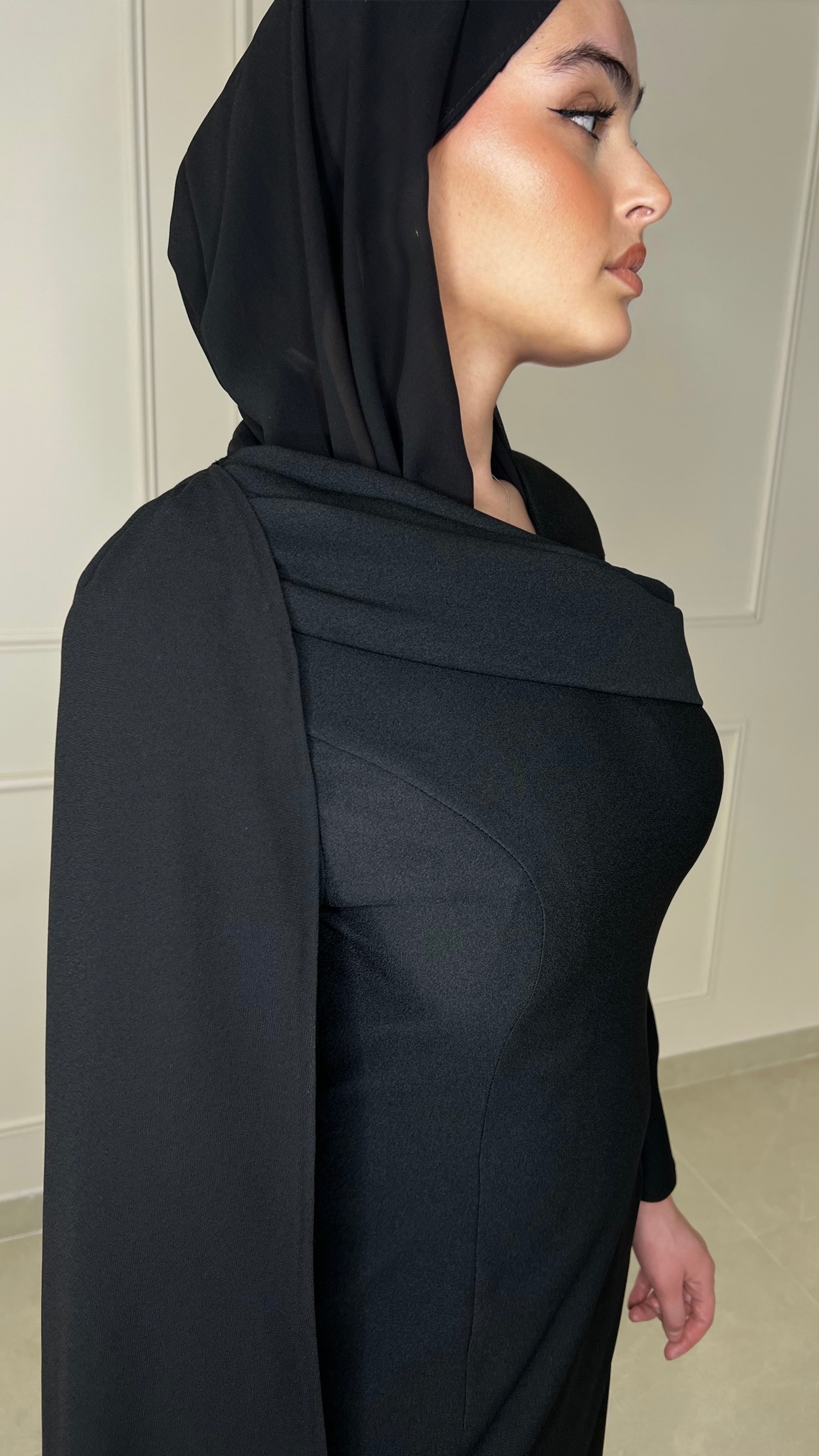 LOUNA black creations